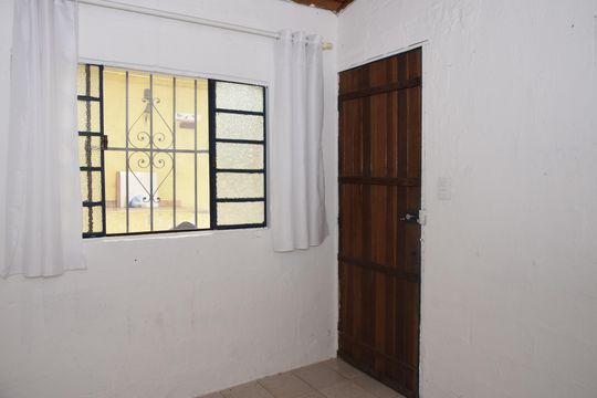 Sala de casa para alugar com 2 quartos, 250m² em Jardim Novo Embu, Embu das Artes