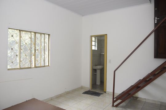 Casa para alugar com 2 quartos, 250m² em Jardim Novo Embu, Embu das Artes