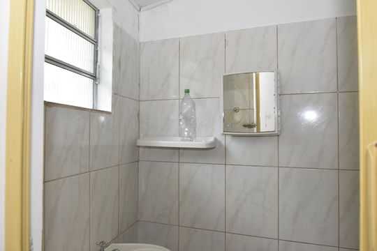 Banheiro da Suíte de casa para alugar com 2 quartos, 250m² em Jardim Novo Embu, Embu das Artes
