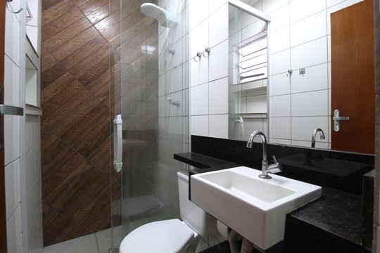 Banheiro de kitnet/studio para alugar com 1 quarto, 16m² em Vila Olímpia, São Paulo