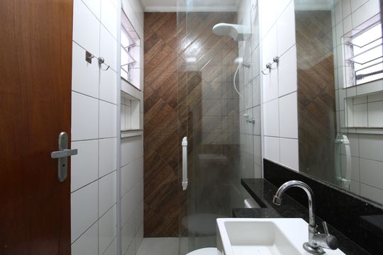 Banheiro de kitnet/studio para alugar com 1 quarto, 16m² em Vila Olímpia, São Paulo