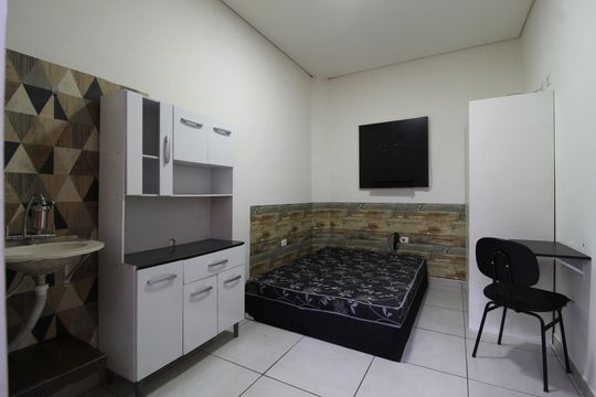 Sala/Quarto de kitnet/studio para alugar com 1 quarto, 16m² em Vila Olímpia, São Paulo