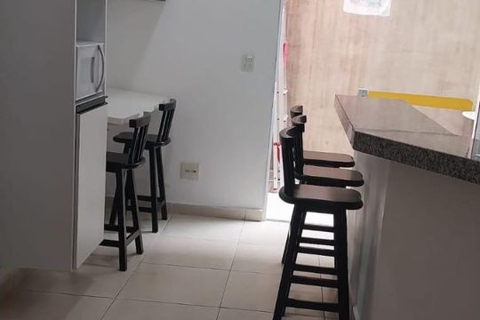 Cozinha de casa de condomínio para alugar com 2 quartos, 64m² em Parque Enseada, Guarujá