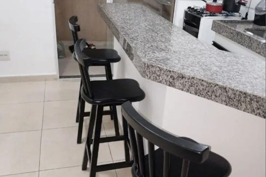 Cozinha de casa de condomínio para alugar com 2 quartos, 64m² em Parque Enseada, Guarujá