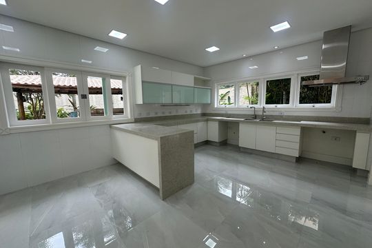 Cozinha de casa de condomínio à venda com 4 quartos, 500m² em Alphaville Residencial Um, Barueri