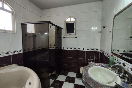 Casa à venda com 4 quartos, 360m² em Santa Terezinha, Belo Horizonte