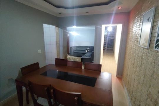 Casa à venda com 3 quartos, 244m² em Núcleo Carvalho de Araujo, São Paulo