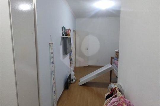 Casa à venda com 3 quartos, 244m² em Núcleo Carvalho de Araujo, São Paulo