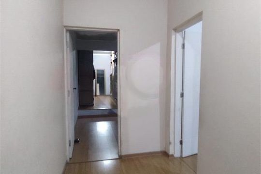 Casa à venda com 3 quartos, 244m² em Núcleo Carvalho de Araujo, São Paulo
