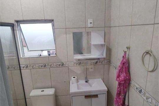 Casa à venda com 3 quartos, 244m² em Núcleo Carvalho de Araujo, São Paulo