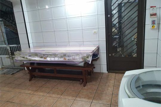 Casa à venda com 3 quartos, 126m² em Jardim Cliper, São Paulo