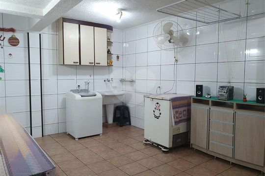 Casa à venda com 3 quartos, 126m² em Jardim Cliper, São Paulo