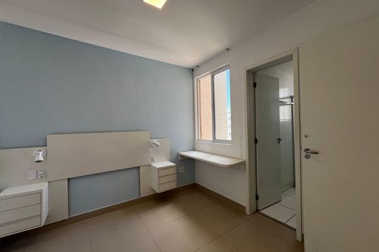 Apartamento à venda com 2 quartos, 60m² em Planalto, Belo Horizonte