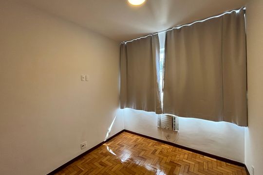 Quarto 1 de apartamento à venda com 3 quartos, 98m² em Ipanema, Rio de Janeiro