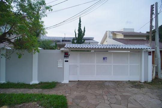 Fachada de casa para alugar com 4 quartos, 388m² em Pinheiro, São Leopoldo