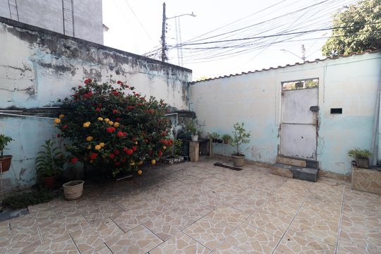 Quintal de casa à venda com 2 quartos, 70m² em Realengo, Rio de Janeiro