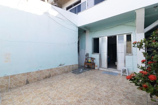 Quintal de casa à venda com 2 quartos, 70m² em Realengo, Rio de Janeiro