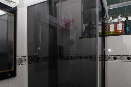 Banheiro de casa à venda com 2 quartos, 70m² em Realengo, Rio de Janeiro