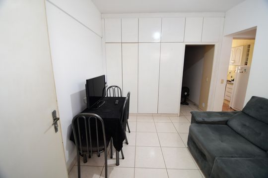 Sala de apartamento à venda com 1 quarto, 40m² em Vila Itapura, Campinas