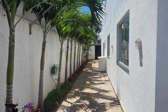 Área externa de casa de condomínio para alugar com 3 quartos, 160m² em Shopping Park, Uberlândia