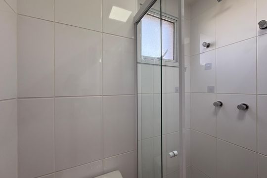Banheiro de apartamento à venda com 3 quartos, 60m² em Parque Monteiro Soares, São Paulo