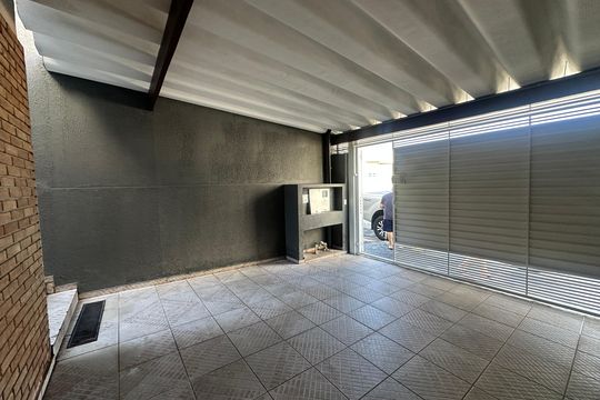 Garagem de casa à venda com 2 quartos, 150m² em Vila Pindorama, Barueri