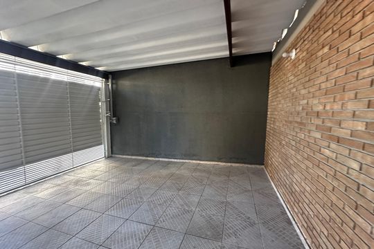 Garagem de casa à venda com 2 quartos, 150m² em Vila Pindorama, Barueri