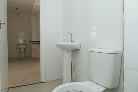 Banheiro de apartamento à venda com 2 quartos, 34m² em Guaianazes, São Paulo