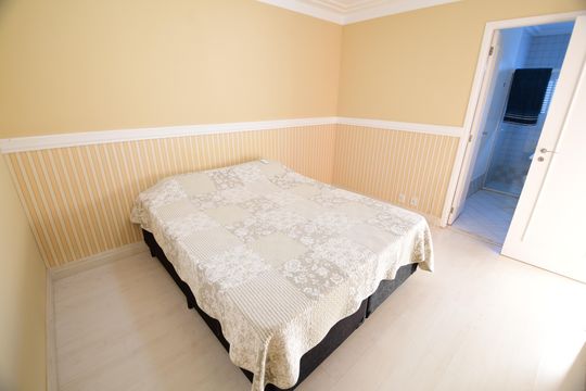Quarto 1 - Suíte de casa de condomínio para alugar com 3 quartos, 340m² em Residencial Barão do Café, Campinas
