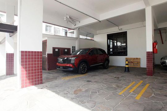 Box Garagem (vaga dupla) de apartamento à venda com 3 quartos, 193m² em Santana, Porto Alegre