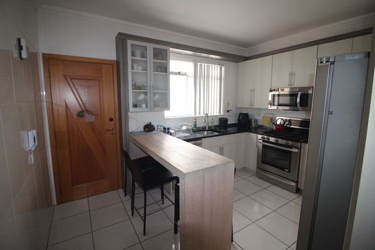 Cozinha de apartamento à venda com 3 quartos, 109m² em Inconfidentes, Contagem
