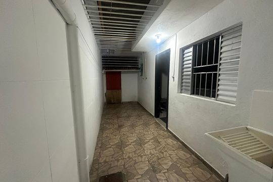 Quintal de casa para alugar com 2 quartos, 250m² em Parque dos Camargos, Barueri