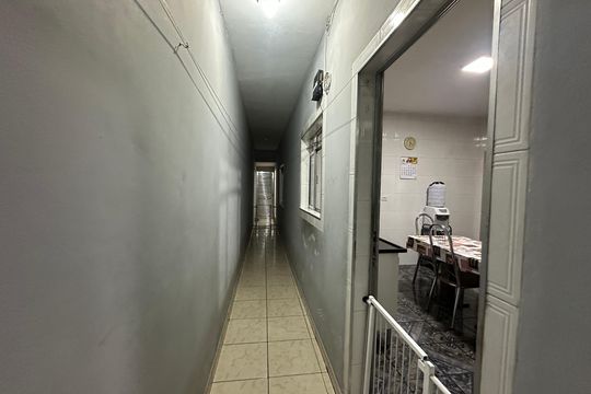 Corredor de casa para alugar com 2 quartos, 250m² em Parque dos Camargos, Barueri