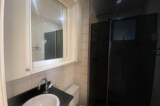 Banheiro de apartamento para alugar com 2 quartos, 50m² em Jardim Monte Alegre, São Paulo