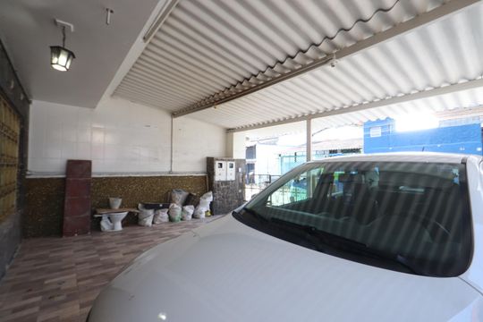 Garagem de casa para alugar com 3 quartos, 375m² em Chácara Mafalda, São Paulo