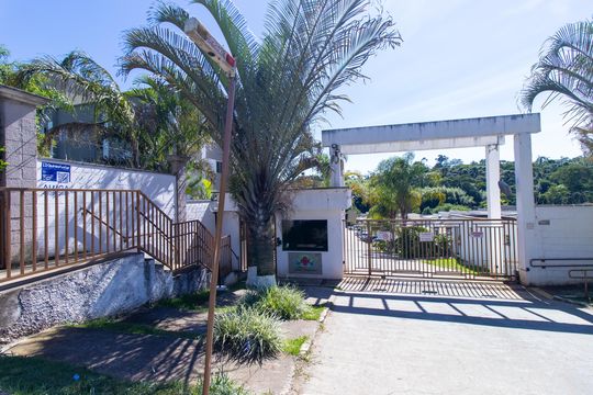 Fachada do condomínio de apartamento para alugar com 2 quartos, 48m² em Chácara Tropical (caucaia do Alto), Cotia