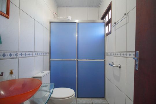 Banheiro social de casa à venda com 3 quartos, 128m² em Vicentina, São Leopoldo