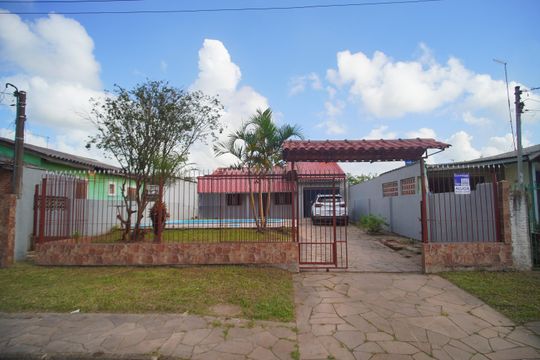 Fachada de casa à venda com 3 quartos, 128m² em Vicentina, São Leopoldo
