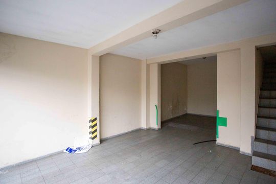 Garagem de casa à venda com 3 quartos, 131m² em Centro, Diadema