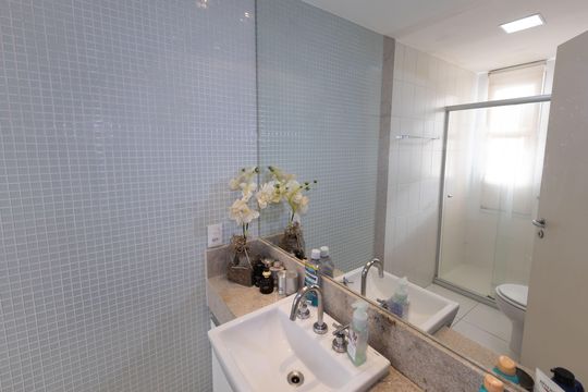 Banheiro da Suíte 3 de apartamento à venda com 4 quartos, 194m² em Vila da Serra, Nova Lima