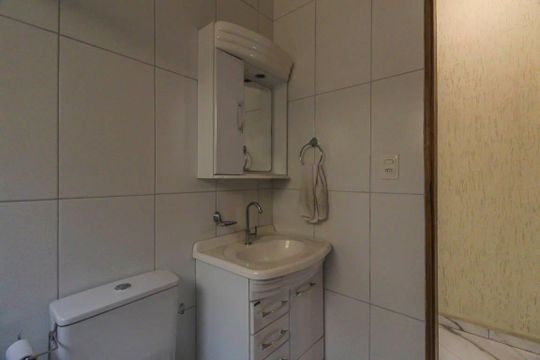 Casa à venda com 4 quartos, 200m² em Jardim Santa Teresinha, São Paulo