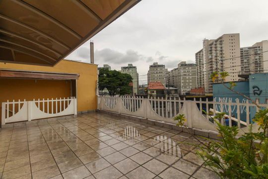 Casa à venda com 4 quartos, 200m² em Jardim Santa Teresinha, São Paulo