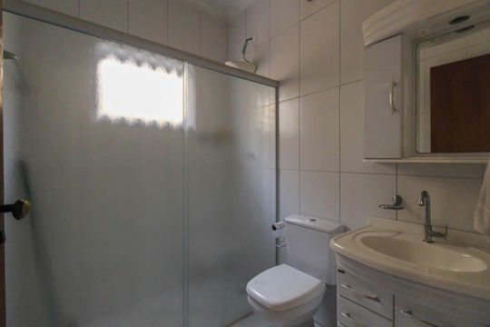 Casa à venda com 4 quartos, 200m² em Jardim Santa Teresinha, São Paulo