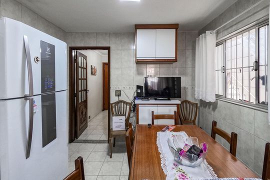 Casa à venda com 3 quartos, 200m² em Jardim Marisa, São Paulo