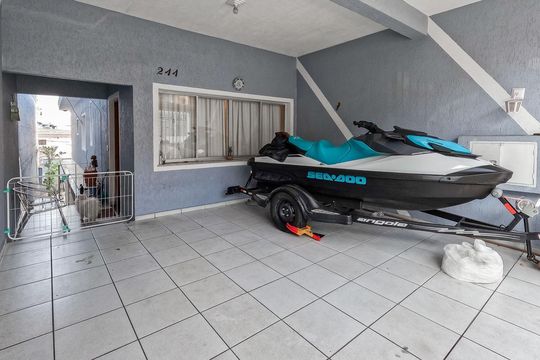 Casa à venda com 3 quartos, 200m² em Jardim Marisa, São Paulo