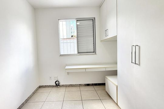 Apartamento à venda com 3 quartos, 80m² em Calafate, Belo Horizonte