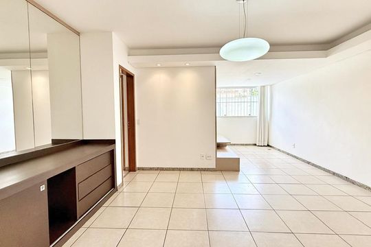 Apartamento à venda com 3 quartos, 80m² em Calafate, Belo Horizonte
