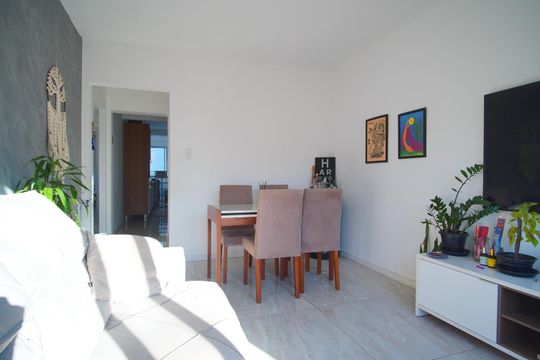 Sala de apartamento à venda com 3 quartos, 110m² em Santa Cecília, Porto Alegre