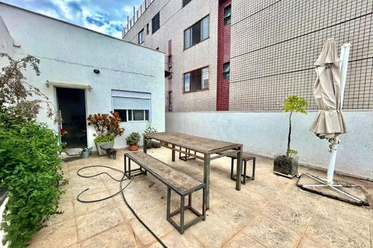 Casa para alugar com 5 quartos, 275m² em Prado, Belo Horizonte