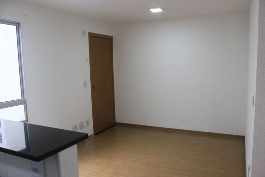 Sala de apartamento para alugar com 2 quartos, 45m² em Água Chata, Guarulhos
